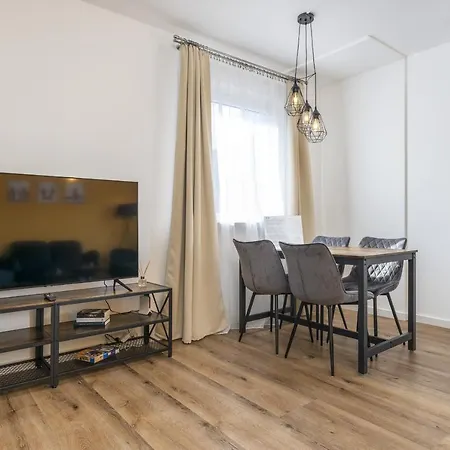 Free Living - Jungle Design Apartments, Zentrum, Parkplatz, Kueche, Wlan Apartment Wolfsburg